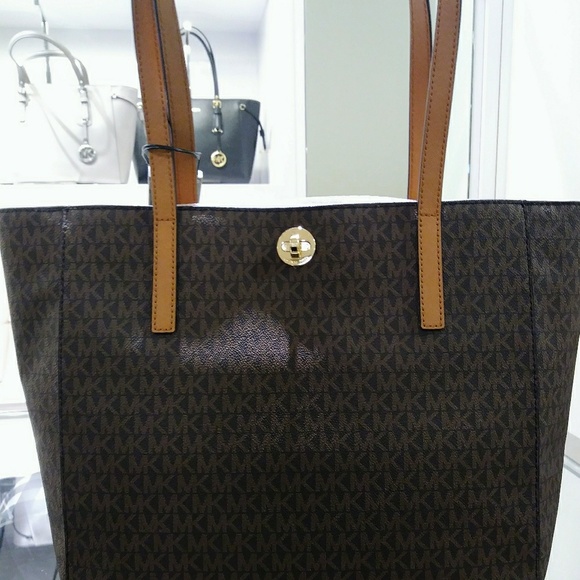 Michael Kors - Picture 1 of 2